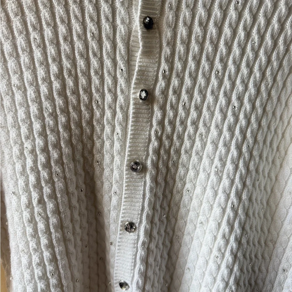 Elegant White Button-Up Cardigan Sweater - Picture 4 of 13